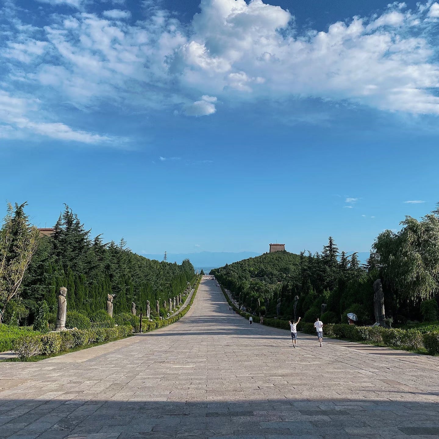 One-day Tour Yuanjia Village+Qianling Mausoleum-An Authentic and Famous Shaanxi Village from Xi'an