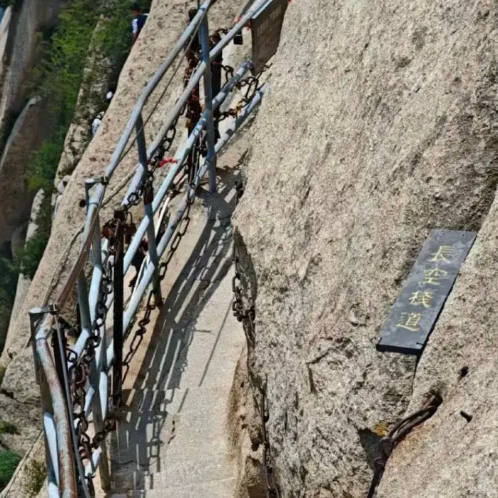 Xi'an Mountain Hua Adventure Day Tour with Cable Car Included