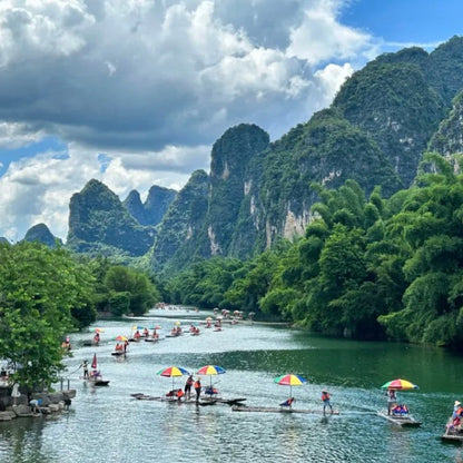 Guilin/Yangshuo Day Tour: Xingping Ancient Town, 20 RMB Viewpoint, Yulong River Bamboo Raft & Xianggong Mountain