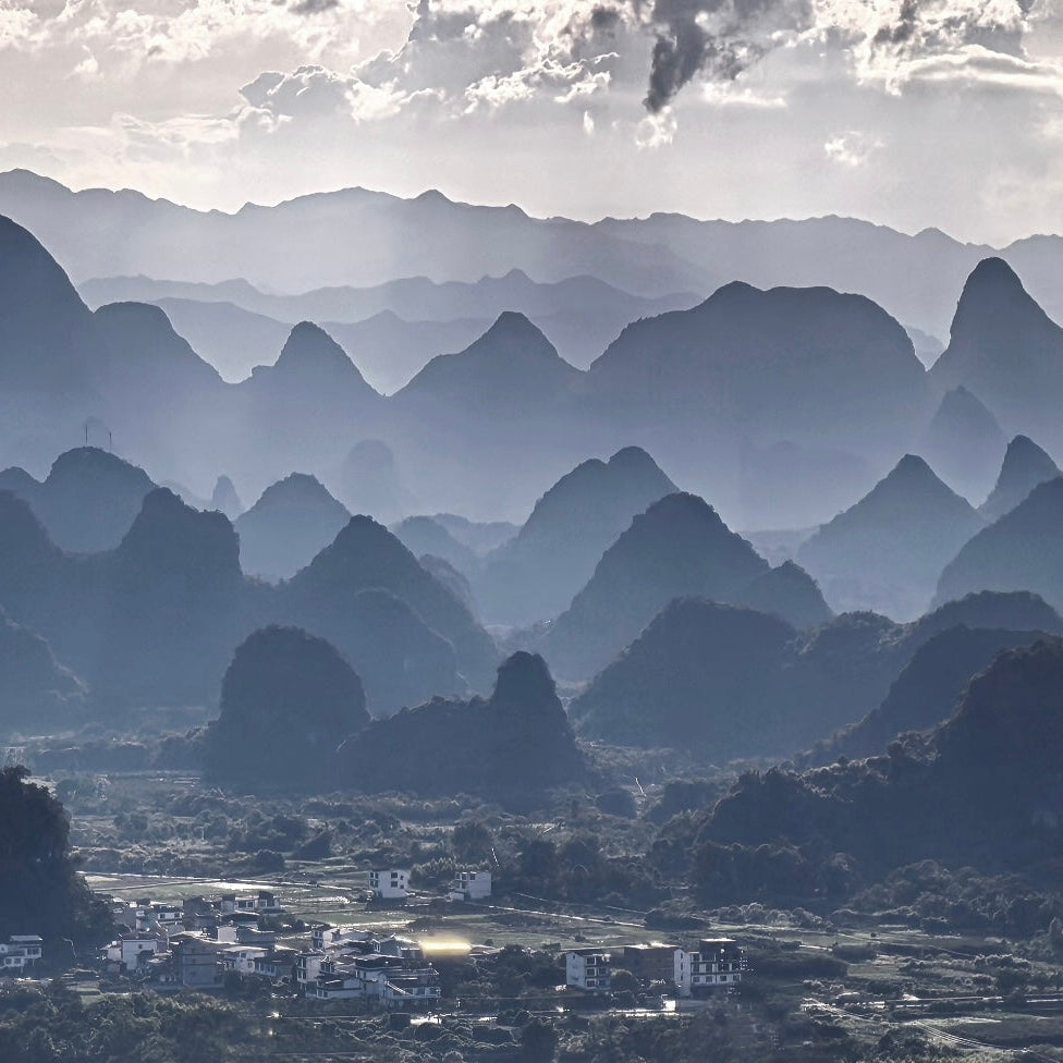 Guilin/Yangshuo Day Tour: Xingping Ancient Town, 20 RMB Viewpoint, Yulong River Bamboo Raft & Xianggong Mountain
