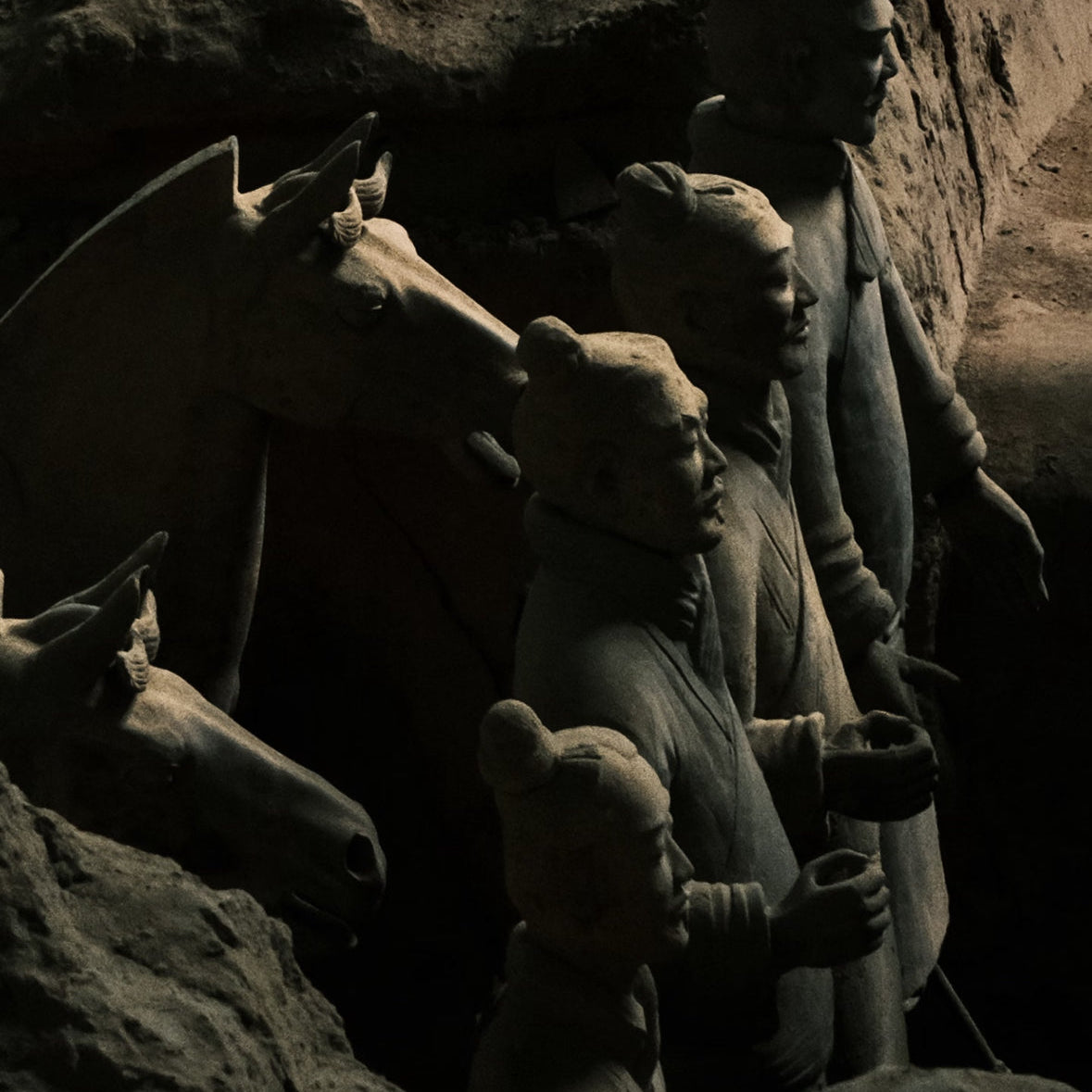 Xi'an World Heritage Day Tour-Terracotta Warriors&Huaqing Palace | Multi-language Options